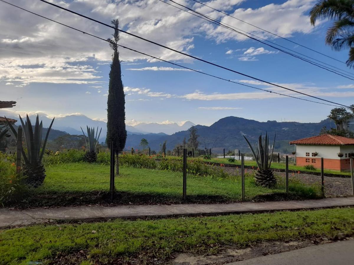 Hotel Vista Farallones Jardin Luaran gambar