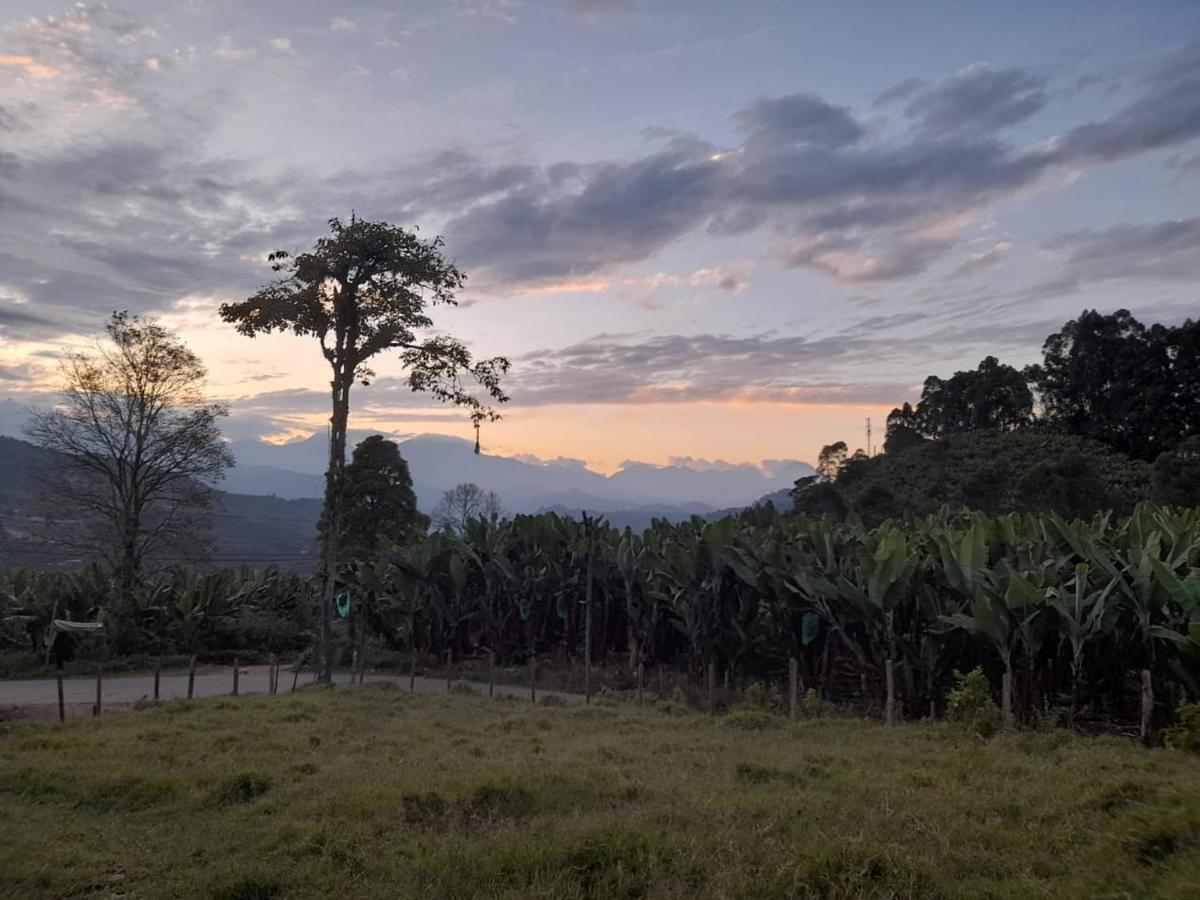 Hotel Vista Farallones Jardin Luaran gambar